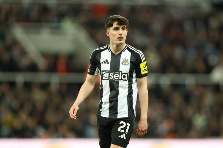 罗马诺：曼城与利夫拉门托的转会谈判，目前情况复杂处于停滞状态